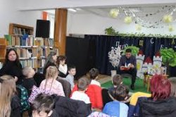 Кметът на Димитровград чете приказки в детска градина: Старт на „Маратон на четенето“ до 23 април