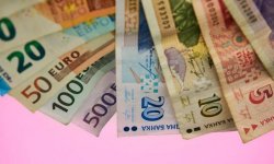 Край на безплатната обмяна в банките: от сряда може да има такси за левове в евро