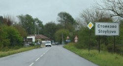 Полицай зад волана се удари при изпреварване край Стойково: ограничиха тировете по I-8