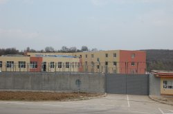 Бягство от бежанския център в Пъстрогор: 12 пробиха охраната, двама още са в неизвестност