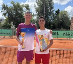 Мартин Бонев грабна първа титла на WTT Juniors в София с два разгрома на финала
