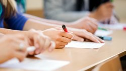 369 зрелостници на поправителна матура по БЕЛ в Хасковско: изпитът е днес, 21 август