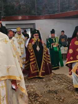 Славяново се вдигна за храма: Митрополит Киприан отслужи литургия в църквата &bdquo;Св. Архангел Михаил&ldquo;