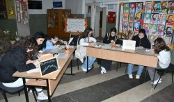 Близо 600 ученици в Хасково преписват &bdquo;История славянобългарска&ldquo; за 175-годишнината на СУ &bdquo;Св. Паисий Хилендарски&ldquo;