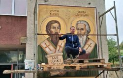 Нов стенопис преобрази читалището в Студена: подписът е на Даниел Русев