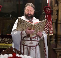 Курбан за здраве и храмов празник в Хасково: &bdquo;Св. Димитър&ldquo; събра десетки вярващи