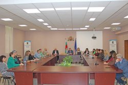 Приемната грижа в Хасково &bdquo;засяда&ldquo; в правила и пари: искат спешни законови промени